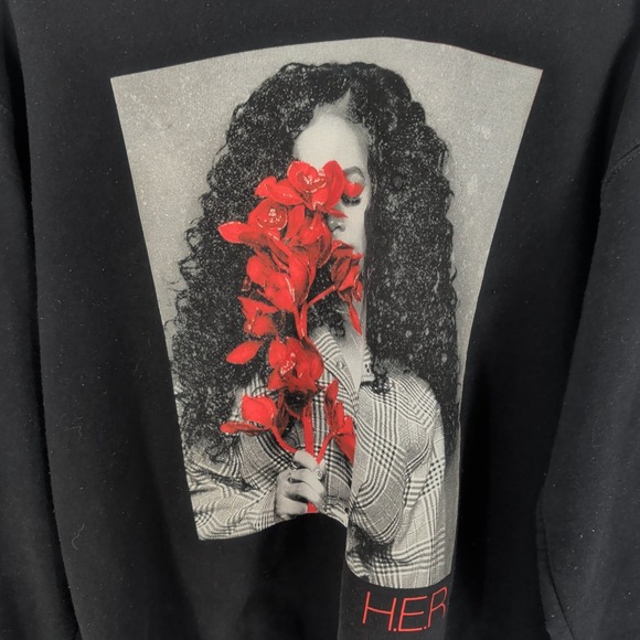 H.E.R. Crew Neck Roses & Girl‎ Graphic Classic Pullover Sweatshirt Black Size M - Picture 3 of 8